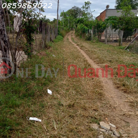 OWNER NEEDS TO QUICKLY SELL A LOT OF LAND WITH A GOOD LOCATION IN HONG LIEM _0