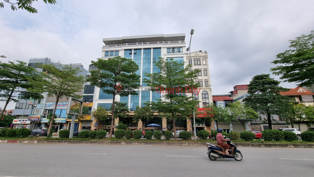 (100% real news) Selling high-end office building with 2 frontages, 136m2 x 9 floors on Tran Vy street - For rent 2.2 billion\\/year Sales Listings