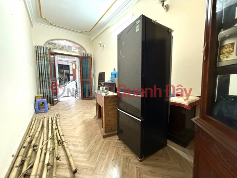 HOUSE FOR SALE ON TON DUC THANG, LOT FOR CARS PARKING DAY AND NIGHT, ELEVATOR WAITING SPACE _0