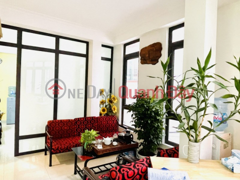 House for sale in Dong Da district, Tran Huu Tuoc street, 46m 6 floors, corner lot with car parking right at the door, 8 billion, contact 0817606560 _0