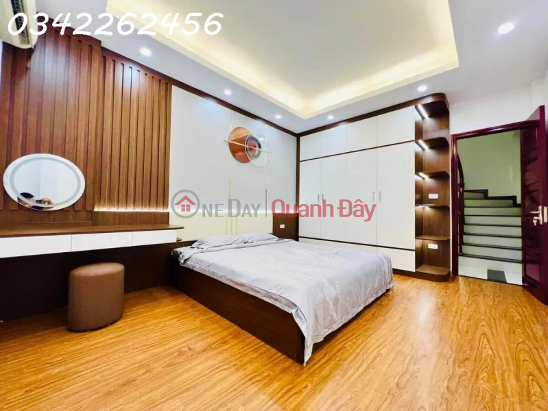 Townhouse for sale in Ton Duc Thang, Dong Da, 5-storey new house, fully furnished, car included, about 6 billion. Vietnam | Sales, đ 6.8 Billion