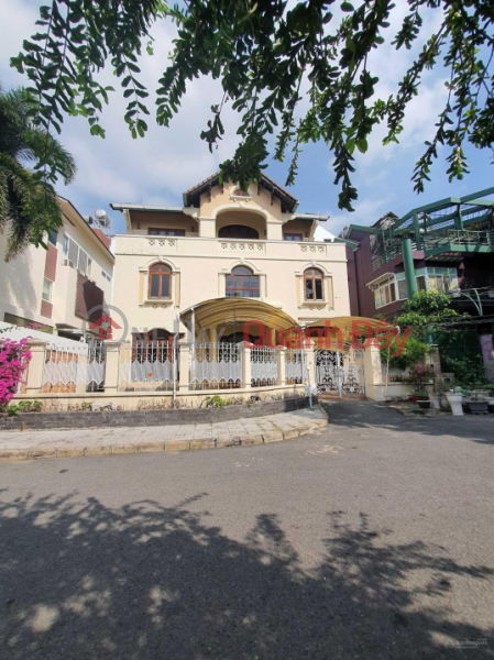 VILLA HOUSE NEAR NGUYEN THI THAP, DISTRICT 7, 77M2, 4X18, 10M ROAD PRICE 16 BILLION Sales Listings