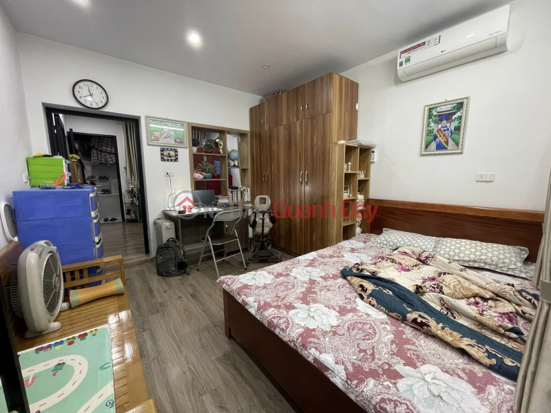 House for sale in Lang Ha dormitory area, Dong Da, 70m2, area: 4m, luxurious interior, top security Vietnam | Sales | đ 2.35 Billion