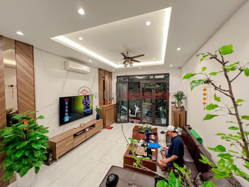 Siêu vip! Phân lô Hoàng Quốc Việt, 2 ô tô tránh, lô góc, ngõ thông, nhà cực đẹp, ở luôn. DT 70m2 Niêm yết bán