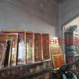 House for sale on the street front. 1 ground floor and 1 upper floor. Close to the market. Close to the ferry. Big road, convenient for business. _0