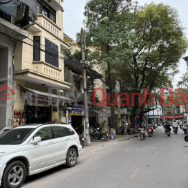 House for sale on Dong Nhan street, 31m2, 11.4 billion, wide sidewalk, bypass car, top auto parts business _0
