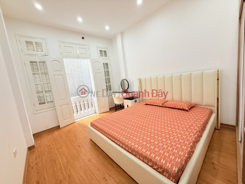 Bán nhà Hoàng Hoa Thám, Ba Đình, ngõ thông gần phố, 2 thoáng 36m2, 5 tầng, chỉ 8.9 tỷ Việt Nam | Bán | đ 8,9 tỷ