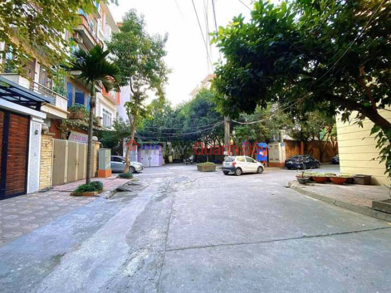 Property Search Vietnam | OneDay | Residential | Sales Listings | HOANG QUOC VIET, TWO-SIDED PINE LANE, DIVISION, CAR GARAGE