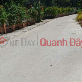 For sale: A prime 13,000m2 plot of residential land located right in the center of Chau Pha commune, surrounded by a stream. _0