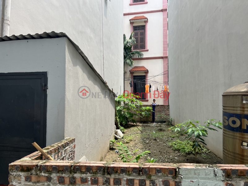 Land for sale in Thanh Am, Thuong Thanh, 33m2, 2 open spaces, car parking at the gate, only a little over 4 billion, negotiable. Contact 0936123469 Sales Listings
