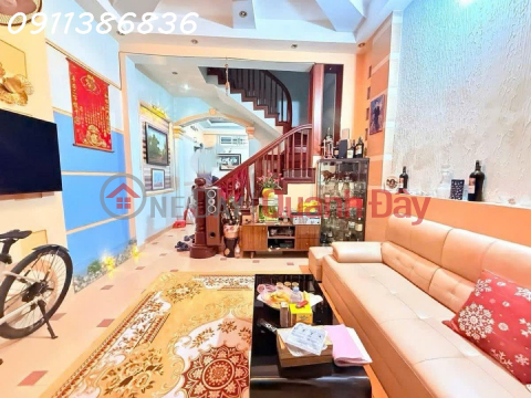 Nhà đẹp Nguyễn Khang, gần Ô tô, 45m 4 tầng, Ngõ rộng, chỉ 10.9 tỷ _0
