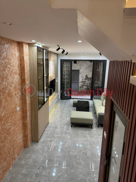 NHÀ MỚI FULL NÔI THẤT Đức Giang 55m2 X 3 Tầng 8.4 Tỷ Long Biên Hà Nội. Niêm yết bán