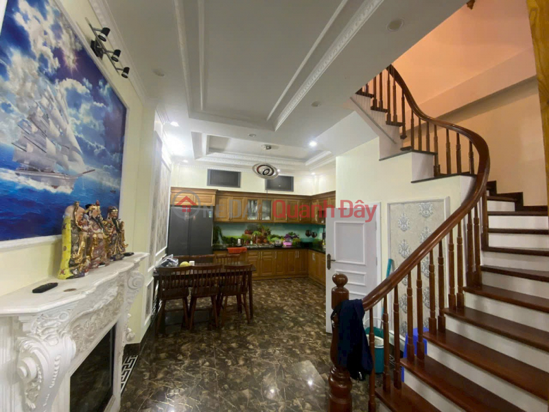 89m², 5-storey house with luxurious interior. There is a private yard for cars and an independent house. Vietnam | Sales đ 7.6 Billion