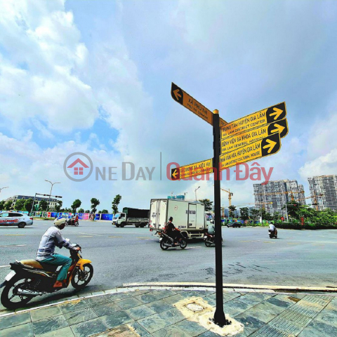 Land for sale Gia Lam Resettlement Area, Hanoi. 82m2, 5.5m frontage, 12m road with sidewalk, investment price. Contact 0989894845 _0