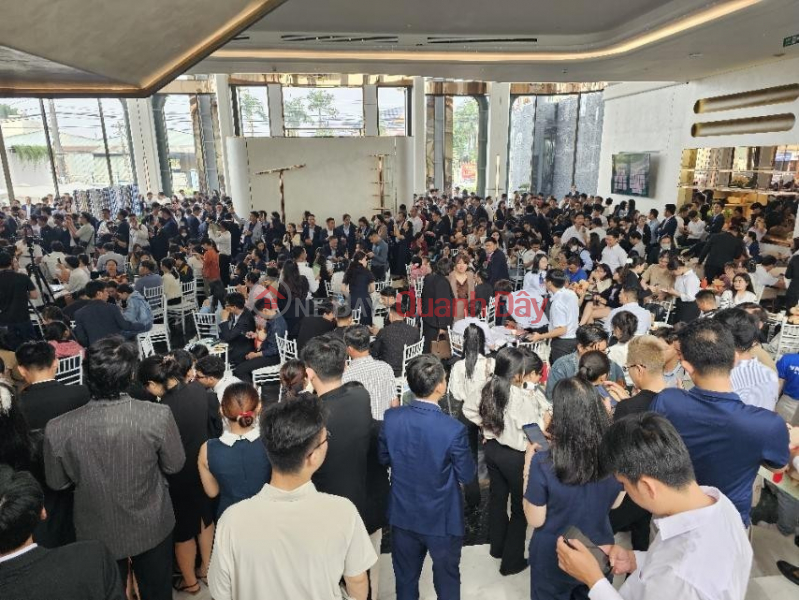 At just 35 million VND\\/m2, The Emerald Garden View emerges as an emerald garden – a place where the soul is healed. Sales Listings