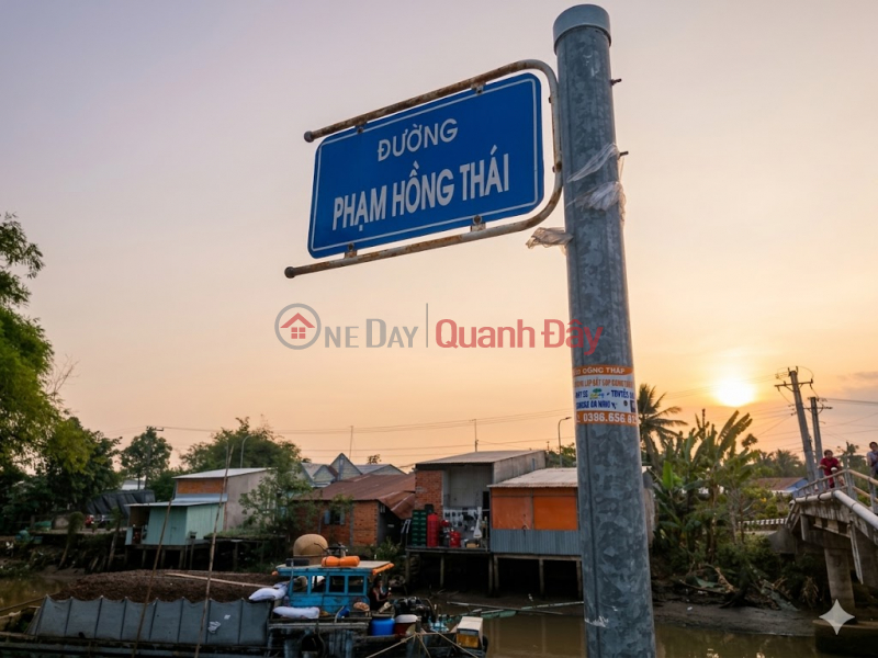 Land for sale, 308m² with Red Book title deed, located on Pham Hong Thai Street, Sa Dec City, Dong Thap Province. Price approximately 2 billion VND. Sales Listings