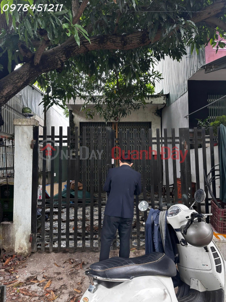 HOUSE FOR SALE WITH BRIGHT FRONTAGE (TRAIN TRACK VIEW) | Vietnam Sales | đ 3.6 Billion