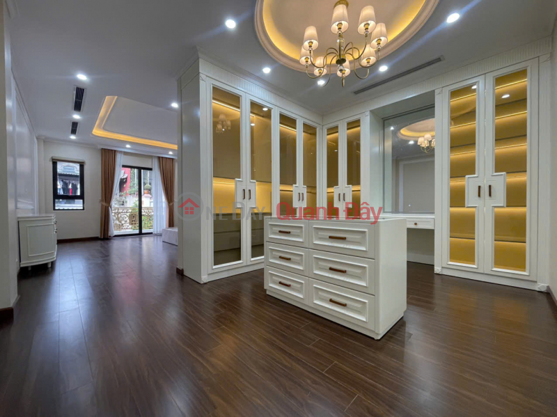 RARE! House for sale in area 918 Phuc Dong, 82m x 7 floors, elevator, 4-car garage, subdivided area, good people, comfortable living. Contact, Vietnam Sales | đ 27.5 Billion