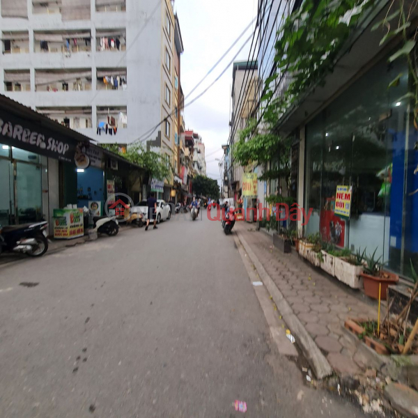 Land for sale in Trau Quy, Gia Lam, 101m2, 6m frontage, slightly over 10 billion VND. Contact 0989894845 Sales Listings