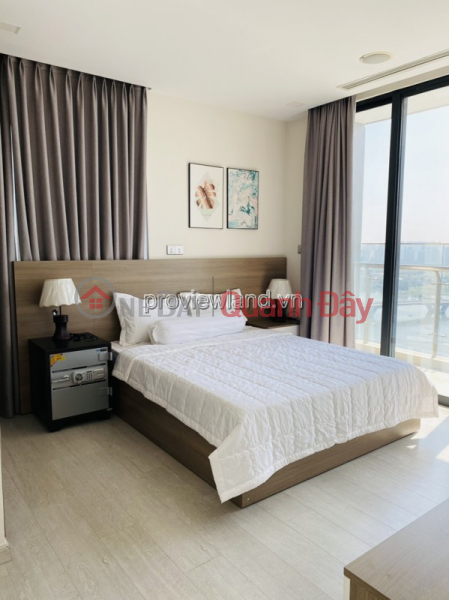 ₫ 57.5 Million/ month, Vinhomes Golden River apartment for rent on the middle floor with 3 bedrooms, full furniture, river view