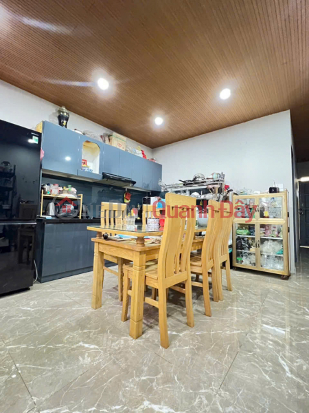 Siêu rẻ! Bán nhà 1T1L, gần KDC An Bình, sân oto, đường oto thông giá 4 tỷ Việt Nam Bán đ 4 tỷ