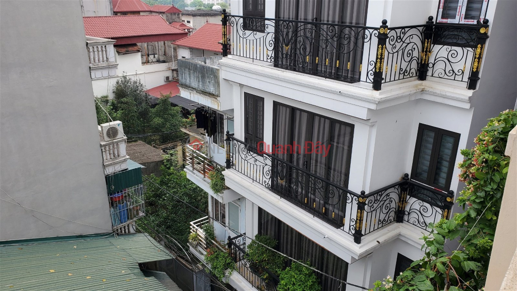 Lac Long Quan Townhouse for Sale, Tay Ho District. 68m Frontage 6m Approximately 11 Billion. Commitment to Real Photos Accurate Description. Owner Sales Listings