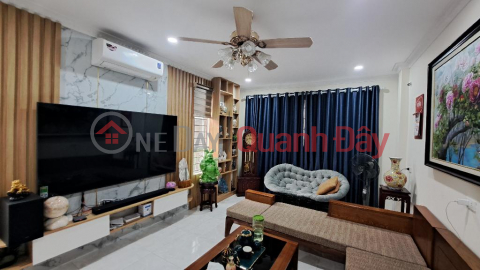 Super Rare!!! House for sale 52m x 3T Alley 47 Duc Giang lake view, bypass road, Corner lot for a little 6 billion TL. Contact: _0