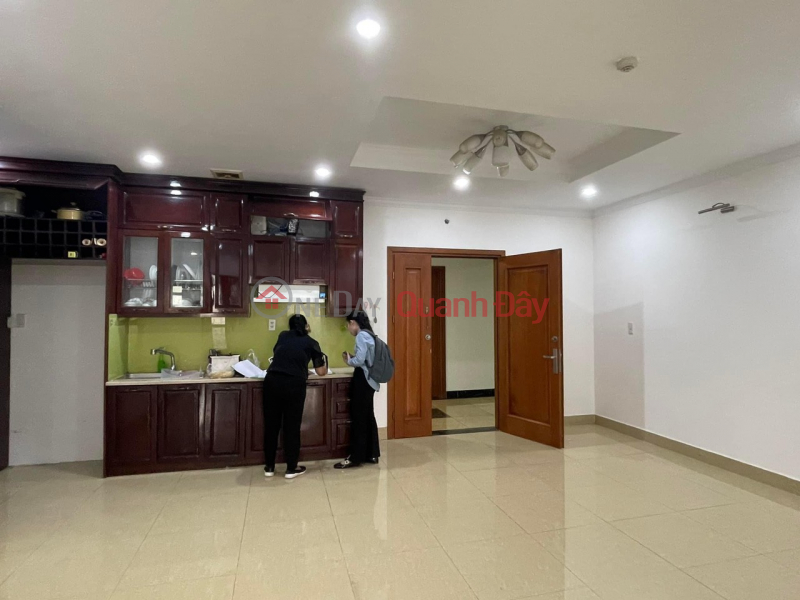 đ 4.23 Billion EuroWindow apartment for sale in Tran Duy Hung, area 97m, 2 bedrooms, full furniture, cool house.
