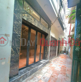 Owner needs to sell quickly and urgently, 4-storey house in Toan Thang Alley - Dong Da _0