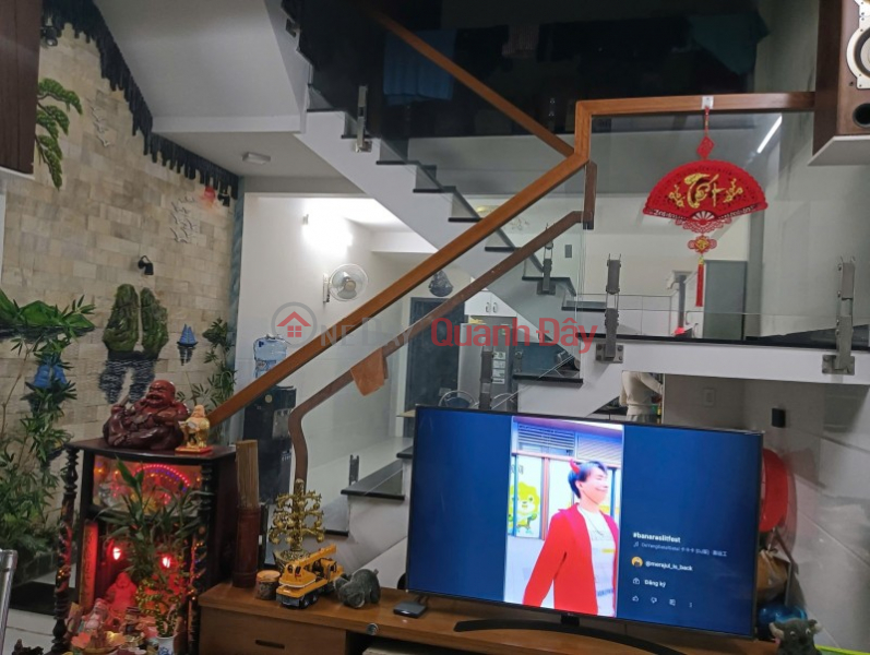 Beautiful, newly built 2-story house – 6m wide alley off Le Van Hien Street – connecting to Dang Thai Than Street. Sales Listings