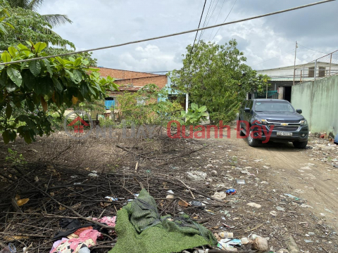 OWNER SELLING 431m2 LAND WITH FULL RESIDENTIAL TITLE DEED, FRONTAGE ON A ROAD WIDE ENOUGH FOR CARS TO PASS IN BINH MY. _0