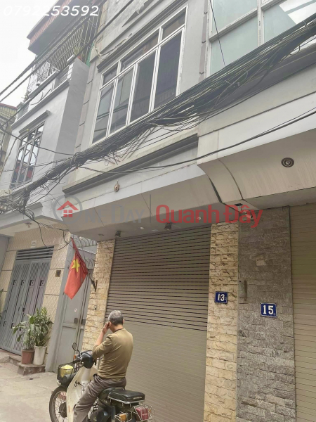 đ 5 Billion House for sale on Bui Xuong Trach Street, Thanh Xuan District. Area 35m2 x 4 floors. Frontage 3.5m2. Selling price: 5 billion VND.