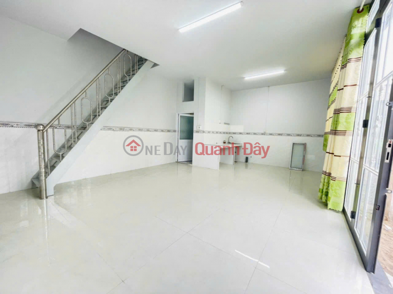 002. Owner: House 3.8 million 2 bedrooms Con Khuong main alley Rental Listings