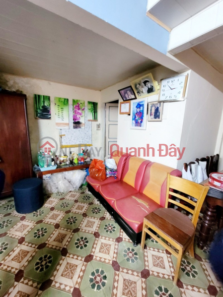 ► House in 3m wide Hung Vuong Plastic Alley, airy, 94m2, 7.8m wide, 2 old floors, 3.1 billion Sales Listings