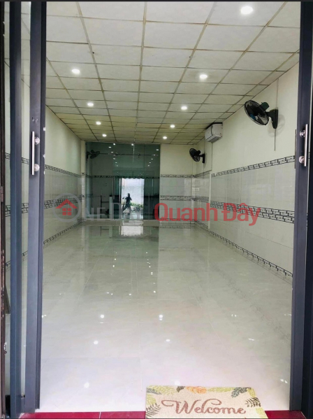 2-storey house for rent in PHAM VAN NGHI, first floor is empty throughout, has mirror door | Vietnam Rental, ₫ 16 Million/ month