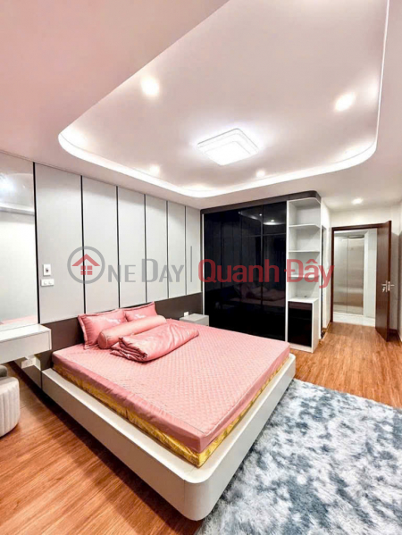 Bán nhà Phố Tôn Đức Thắng, 40m2 Thang Máy Xịn, Nội Thất Long Lanh, Giá: 13.6 Tỷ, Lh: 0396935190. Việt Nam | Bán, đ 13,6 tỷ