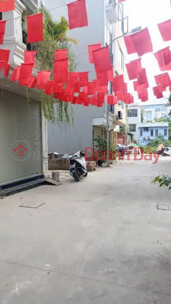 đ 10 Billion, LAND FOR SALE IN NGOC THUY RESETTLEMENT AREA - GARAGE - CAR ACCESS - GOOD PRICE