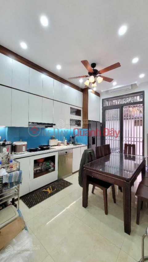 House for sale in Kim Giang, area 50m2 x 5 floors, shallow alley, car parking at door, extremely beautiful, airy, ready to move in, price 7.86 billion _0