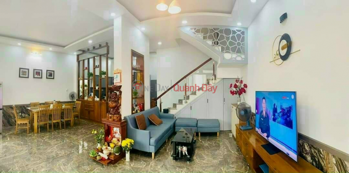 3-storey house with area of 240m2 right at Binh Chanh Market 3 billion 80 million VND | Vietnam Sales | đ 3.08 Billion