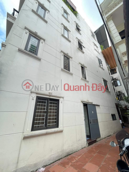 đ 9.9 Billion Beautiful house, corner lot on Nguyen Van Cu, 65m x 5 floors, garage, elevator waiting area