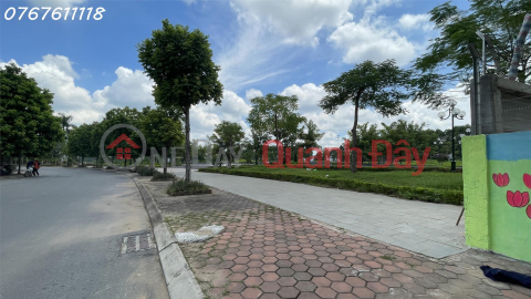 Land for sale at auction on Co Linh Pho Tram street, lake park view 100m MT6m _0