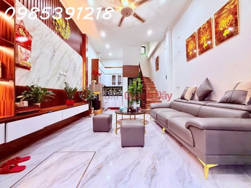 TRUONG DINH HOUSE - 4m FRONTAGE, 35m2, Asking Price 7.3 BILLION (CTL) - 3-STOREY ALLEY, WIDE, OPEN - PRIVATE YARD, NO COMMON GATE Sales Listings