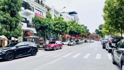 bán nhà Lâm Hạ- bệnh viện Tâm Anh, 90m x 4 tầng, mặt tiền 6m, phân lô, vỉa hè, ôtô tránh _0