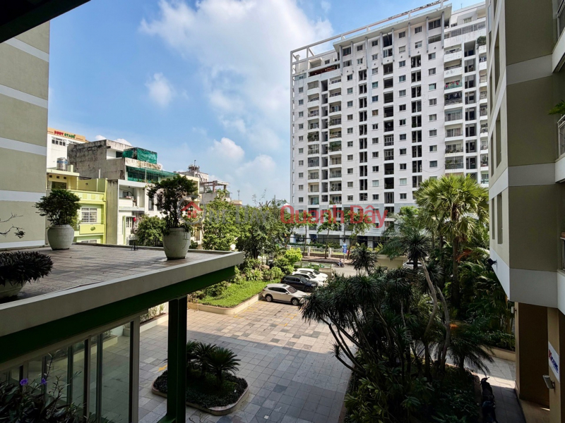 đ 12 Billion, 4-bedroom apartment for sale in Botanic Phu Nhuan, 147m2, pool view, price 12 billion VND (negotiable).