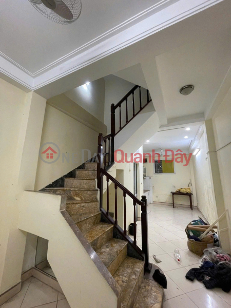 Cho thuê nhà nguyên căn ngõ 224 Lê Duẩn, 40m2 x 5 tầng, 5 ngủ, 12.5 Triệu Niêm yết cho thuê