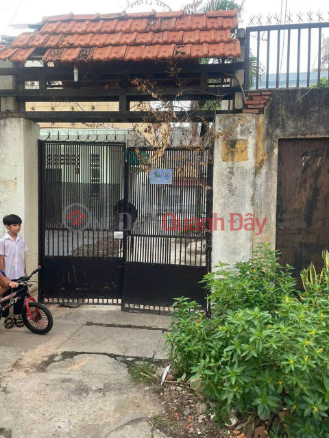 Urgent sale or rent house right in the center of Thu Duc market with large area. _0