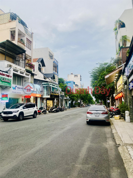 đ 20.5 Billion **House for sale on Nguyen Minh Hoang street, K300 area, Tan Binh district; 5x15.5m - 4 floors**