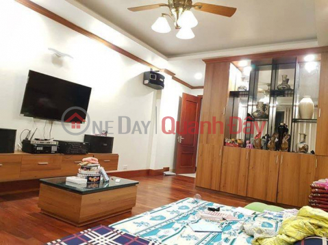 Bán nhà Hào Nam đẹp hiếm nhỉnh 5 tỷ diện tích 40m2 thoáng sáng, ngõ to _0