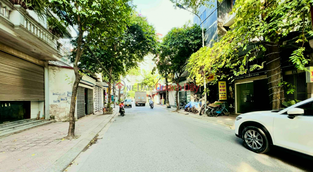 House for sale in Duc Giang, 80m2, sidewalk, 2 sides for cars to avoid, 300m from Dong Tru bridge Sales Listings