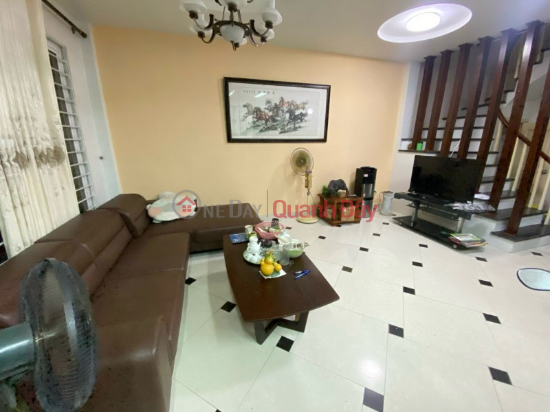đ 10.9 Billion, House for sale in Chinh Kinh - Good business - Near Royal City - 44mx3 floors - 3 bedrooms - wide alley - 10.9 billion contact 0975124520